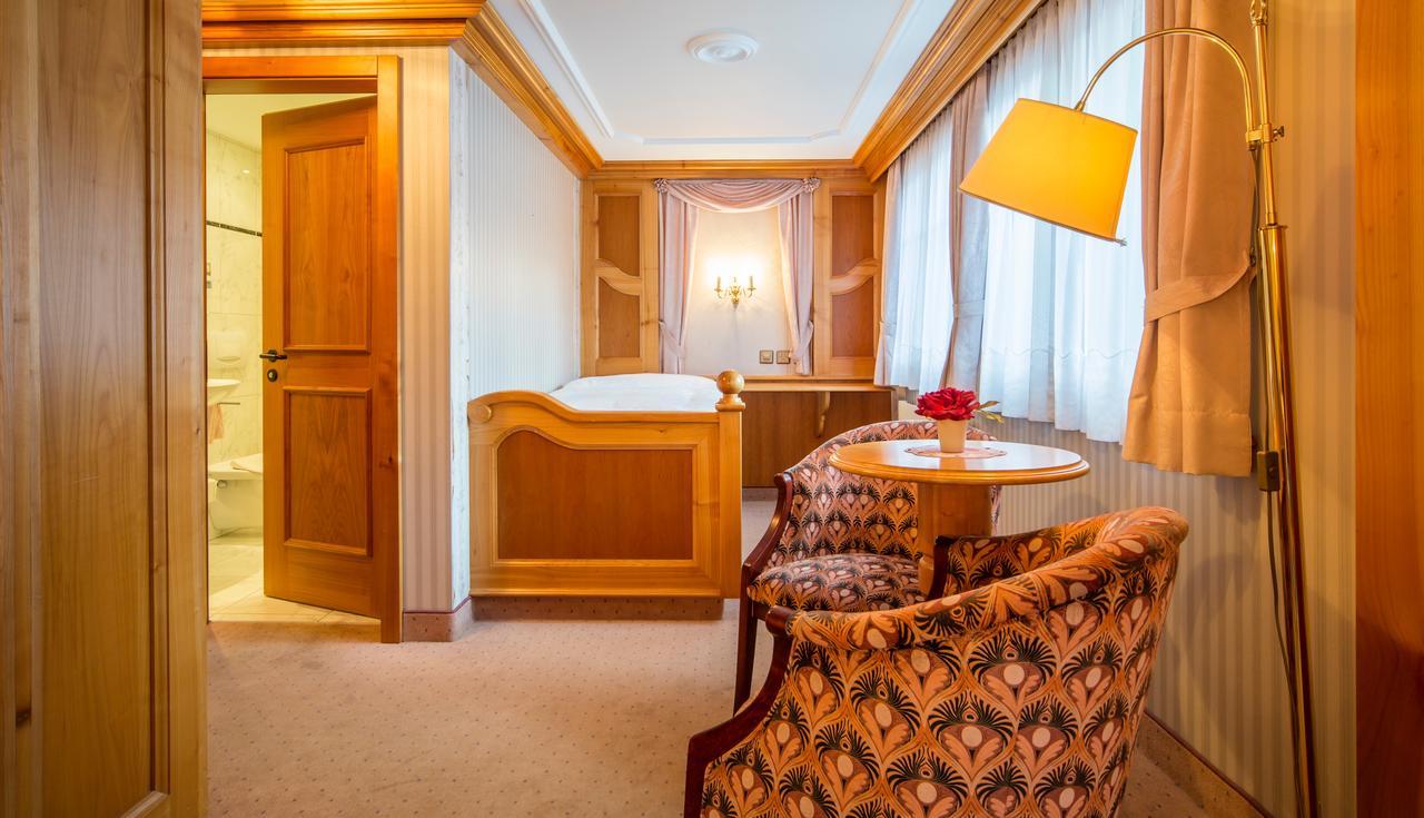 Hotel Olympia Saas-Almagell Kültér fotó