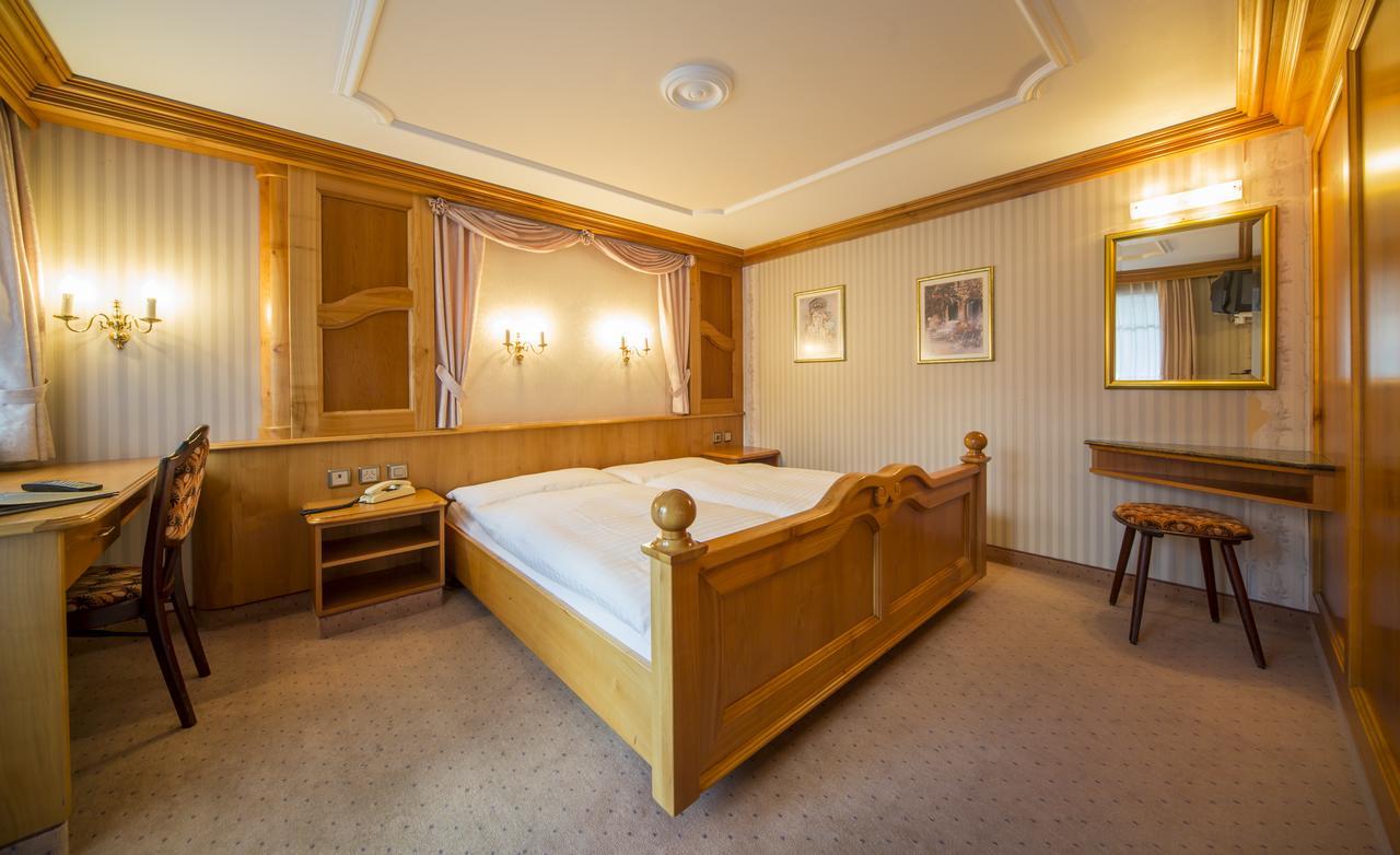 Hotel Olympia Saas-Almagell Kültér fotó